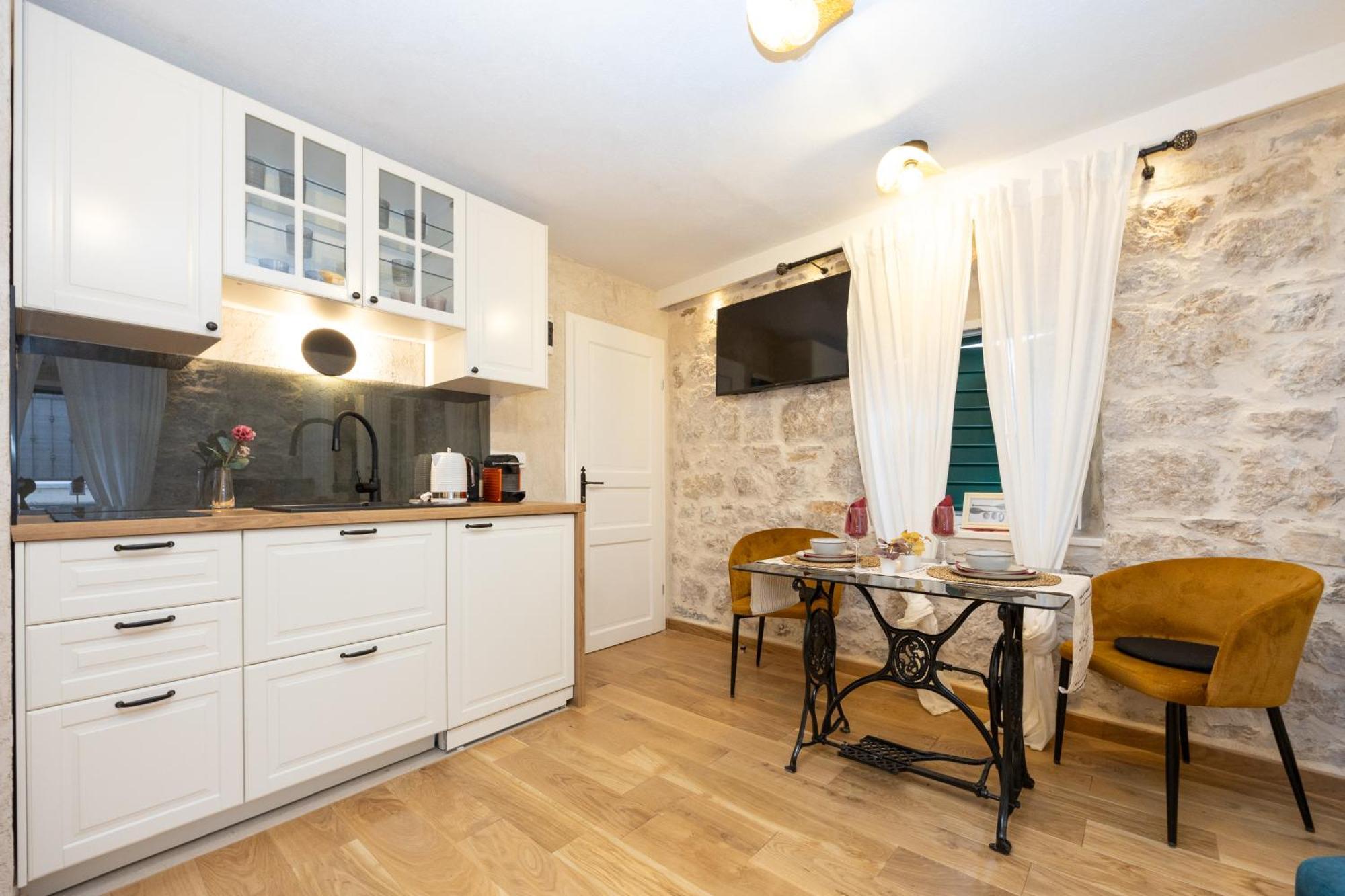 Kruna Apartments Est 2024 スプリト エクステリア 写真